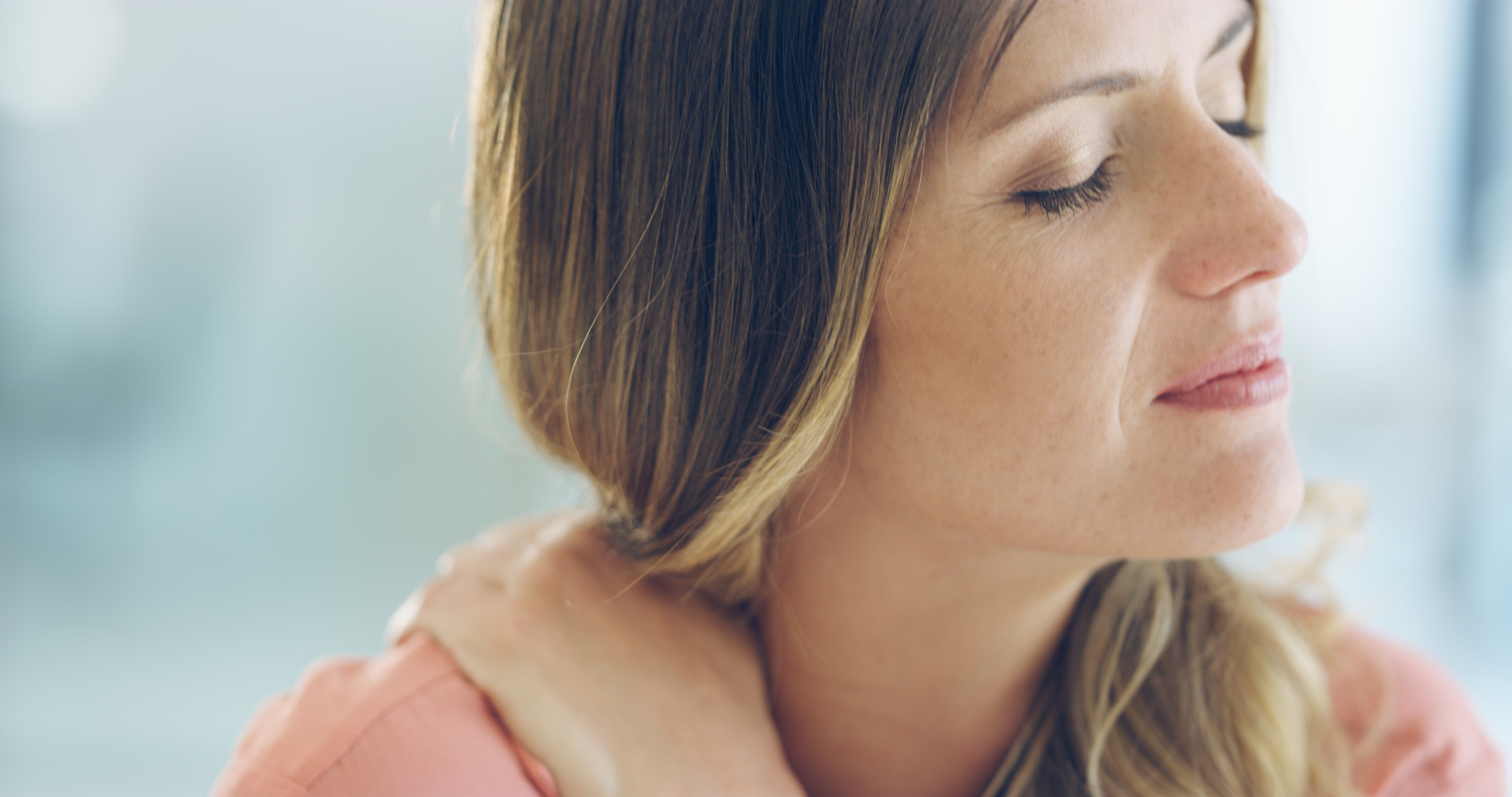Cervical: síntomas, causas y ejercicios para aliviar el dolor y la tensión