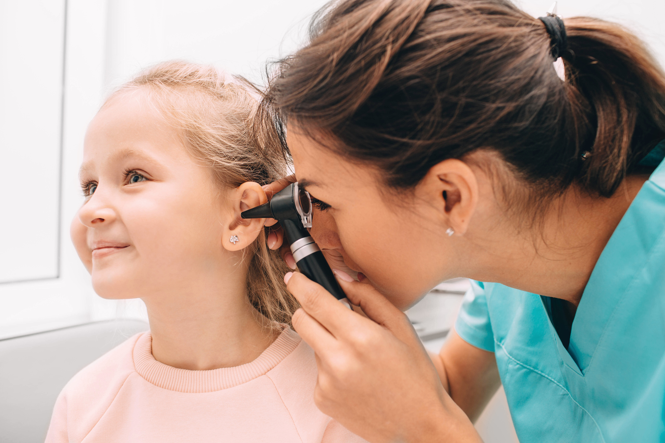 Conoce los tipos de otitis y sus síntomas
