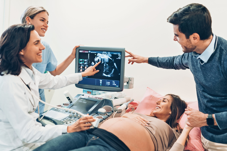 No todo el mundo sabe que el aprendizaje comienza con la barriguita: hay unas habilidades y unas sensaciones que el bebé empieza a desarrollar cuando aún está en el vientre de su madre.