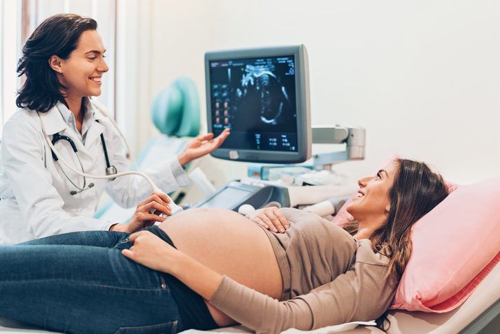 Esta investigación es importante para evaluar la estructura del feto y su biometría, monitoreando su normal desarrollo y proporciones para excluir o determinar la presencia de malformaciones.