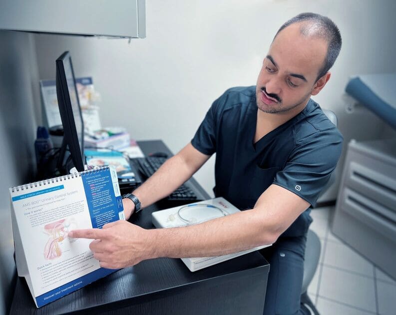 Dr. Omar Soto, urólogo