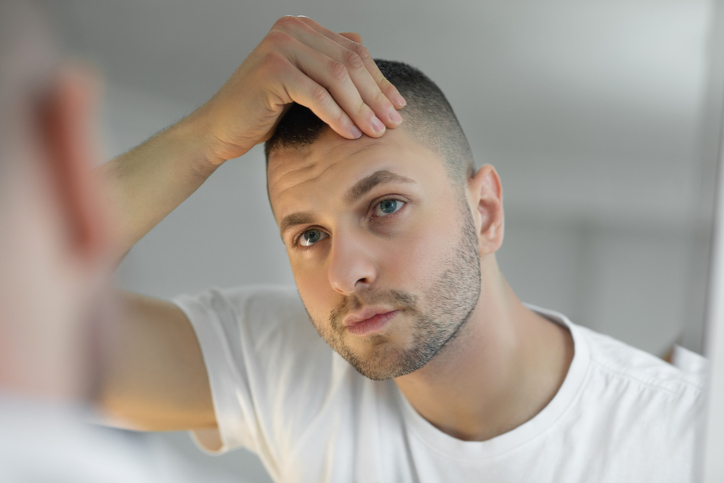 La artritis psoriásica puede ser una condición debilitante, pero con el tratamiento adecuado y algunos cambios en el estilo de vida, es posible sobrellevarla y vivir bien.