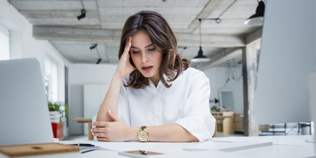 Con conciencia, apoyo adecuado y estrategias efectivas, es posible mantener la salud mental y el bienestar en el entorno laboral.