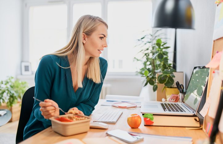 Hacer estos cambios alimenticios no solo protegerá tu corazón, sino que también te permitirá enfrentar los retos laborales