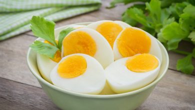 Aunque la investigación continúa, estos hallazgos destacan la importancia de una dieta equilibrada y rica en nutrientes esenciales para la salud cerebral a lo largo de la vida.
