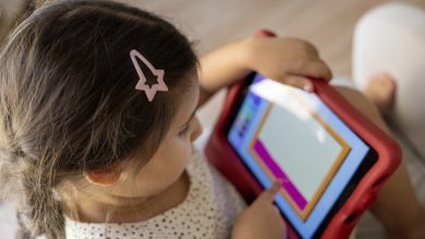 Un nuevo estudio revela que el uso frecuente de tablets en niños pequeños está relacionado con un aumento en ataques de ira y problemas de regulación emocional.