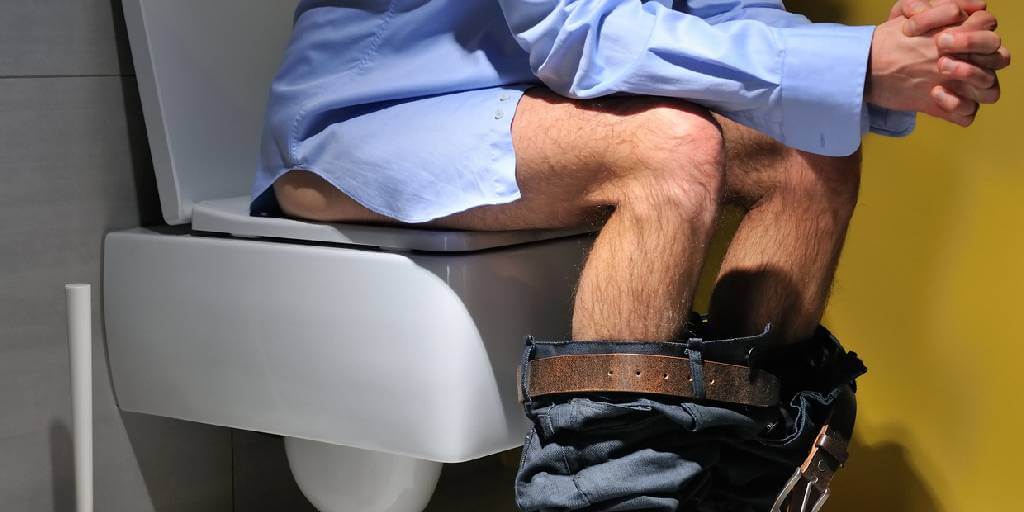 ¿Orinar sentado? Conoce el nuevo hábito que puede mejorar la salud masculina