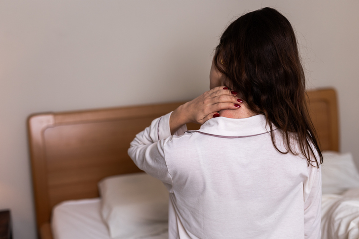 “Dormir es una palabra complicada cuando tienes artritis”, dice Trina Wilcox, conductora del podcast Live Yes! With Arthritis de la Arthritis Foundation.