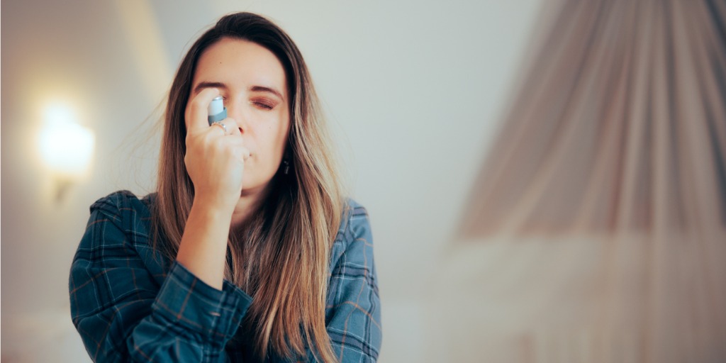 Las personas con migraña disponen de una nueva opción de tratamiento aprobada por la FDA en forma de aerosol nasal de acción rápida