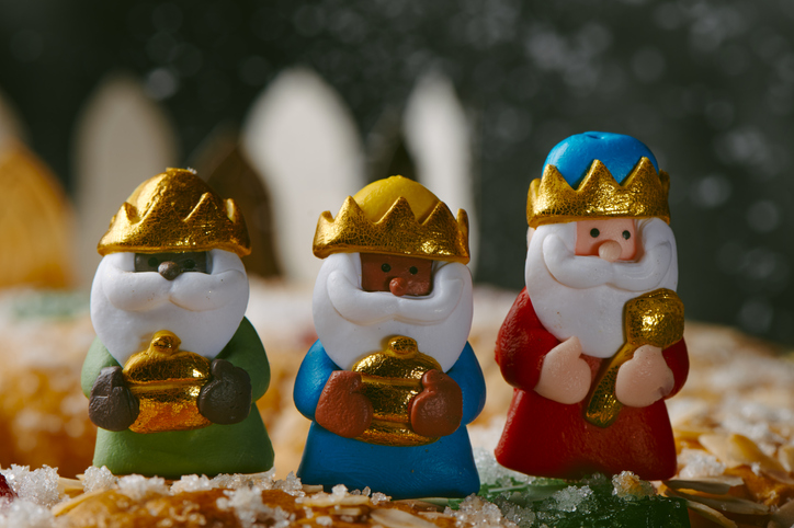 Estos regalos eran oro, incienso y mirra, que tienen un significado muy especial.